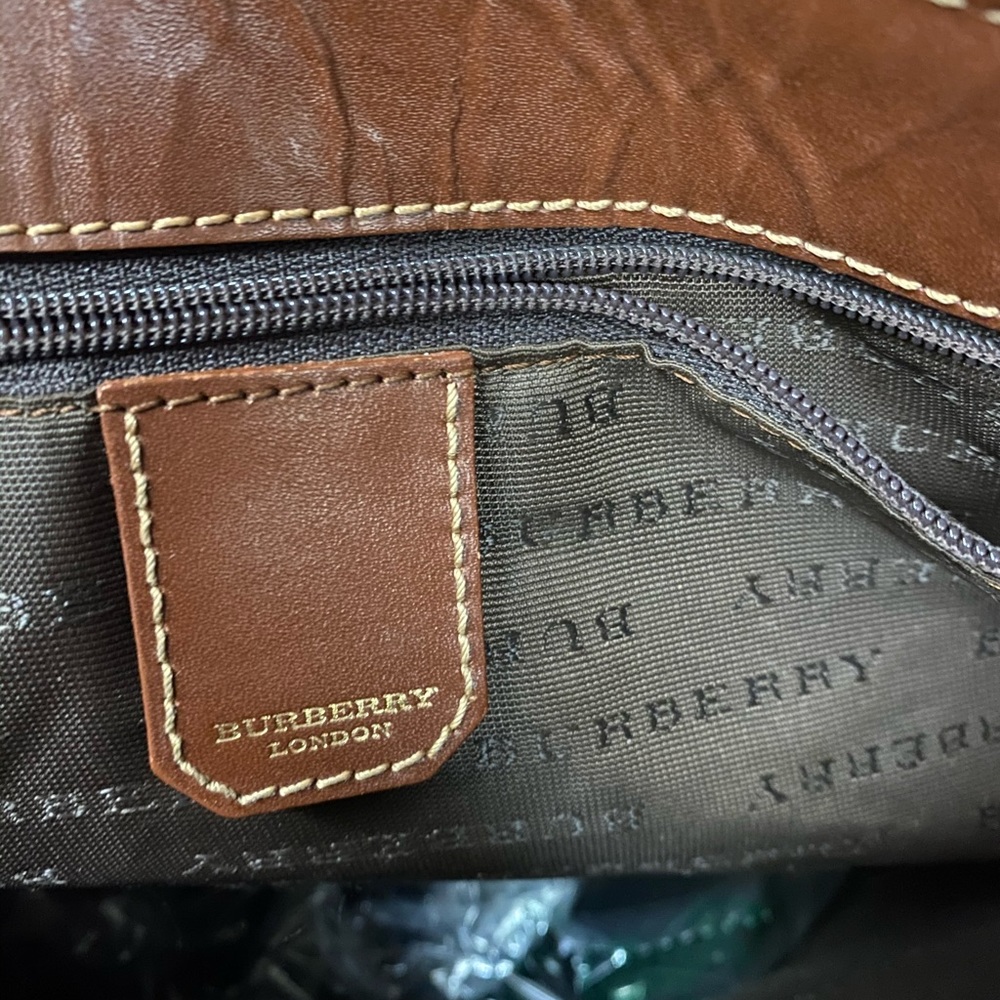 🎉 HP 🎉Burberry Tote Bag - Picture 7 of 14